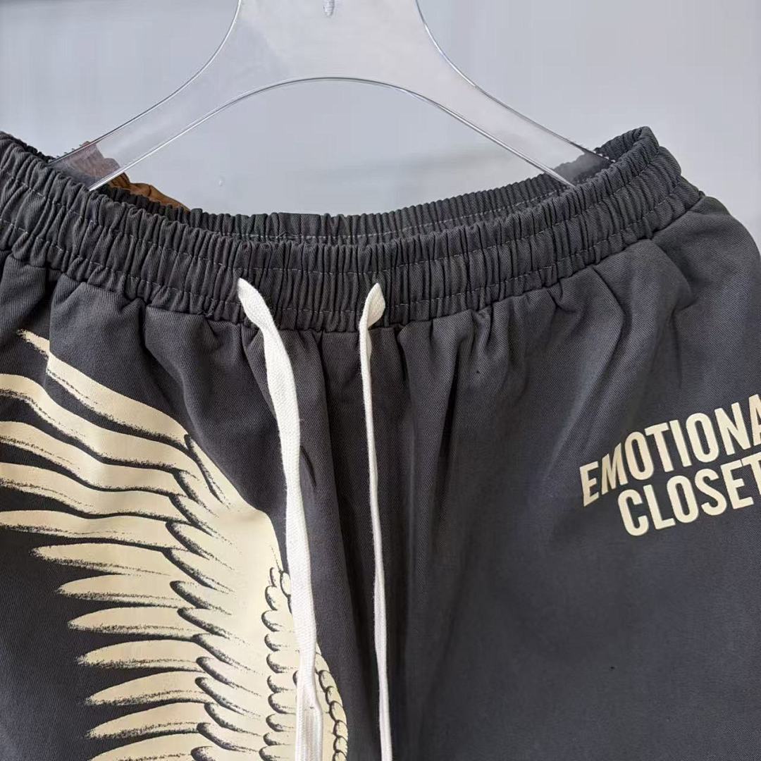 MIXED EMOTION Wing Graphic Casual Shorts