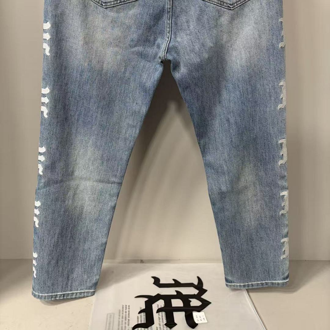 MIXED EMOTION Side Letter Straight-Leg Jeans