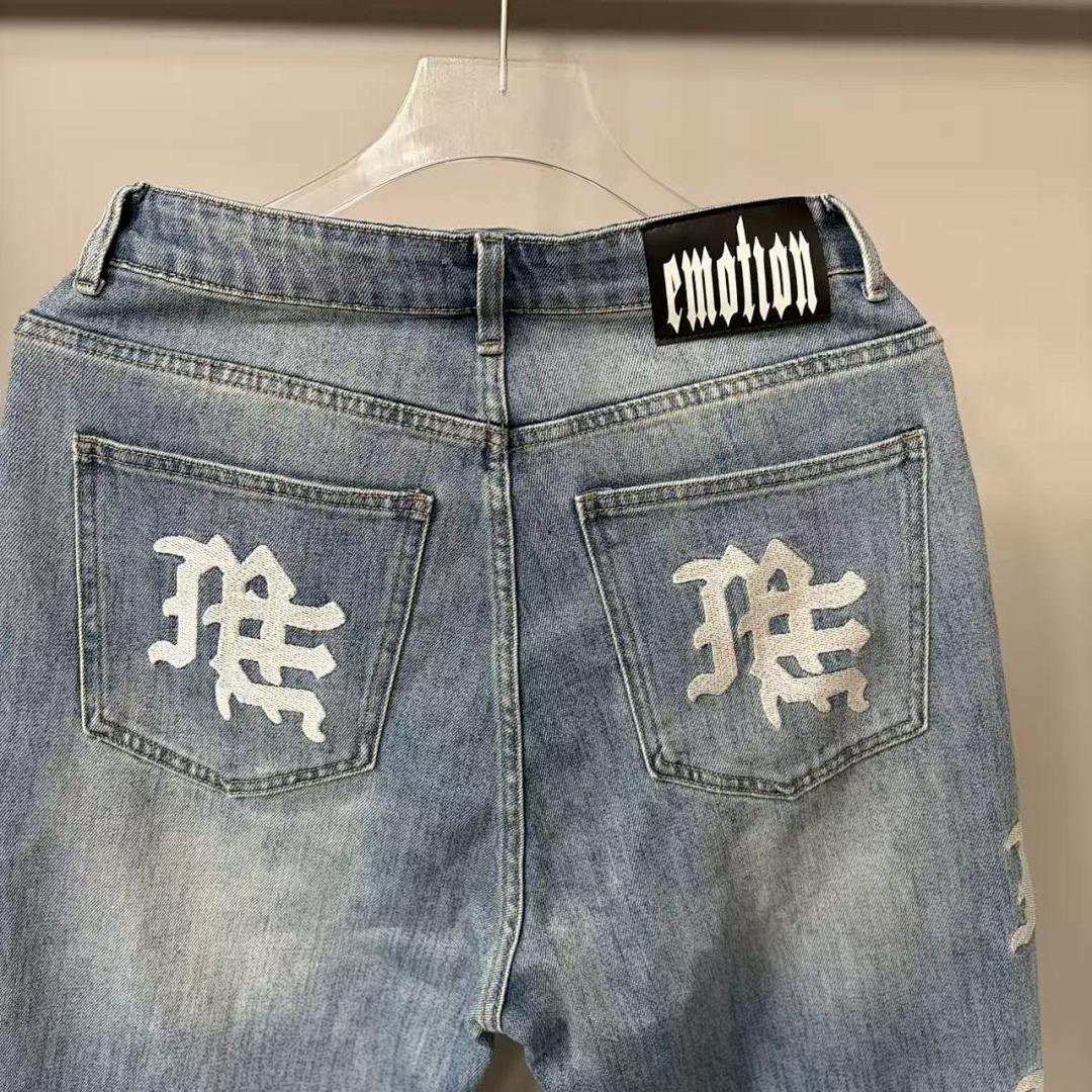 MIXED EMOTION Side Letter Straight-Leg Jeans