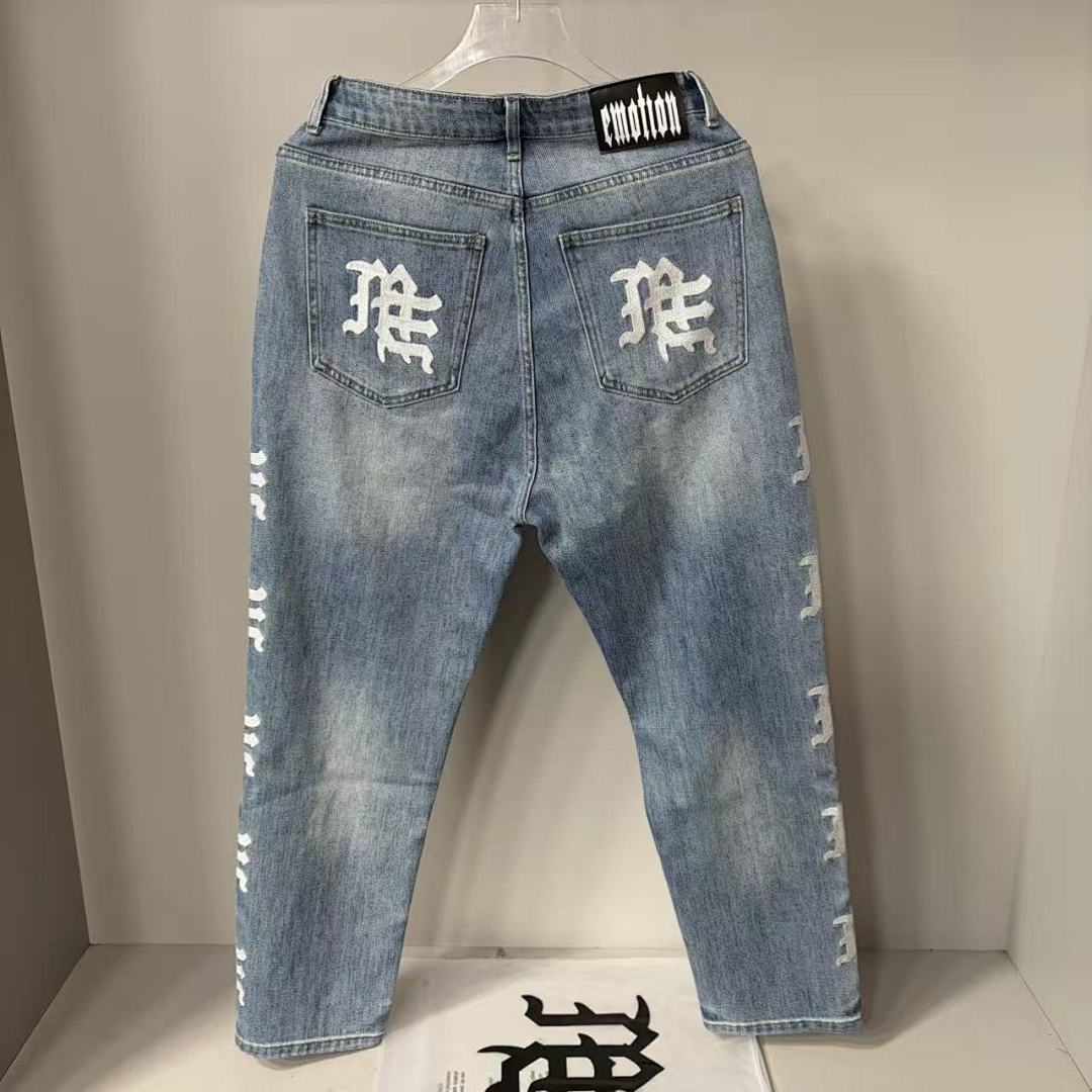 MIXED EMOTION Side Letter Straight-Leg Jeans