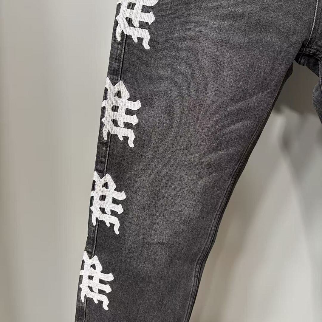 MIXED EMOTION Signature Side Letter Denim Jeans