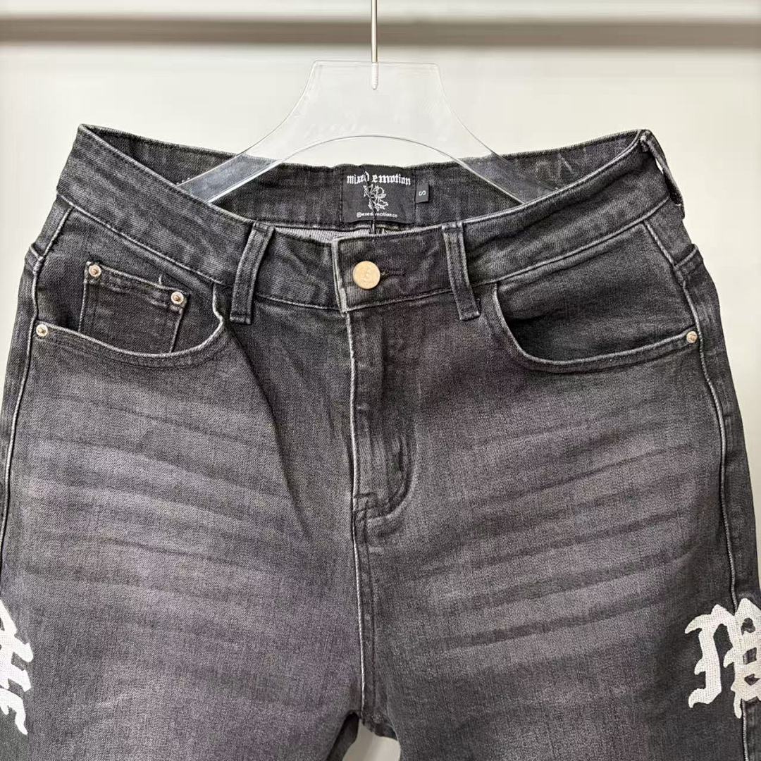 MIXED EMOTION Signature Side Letter Denim Jeans