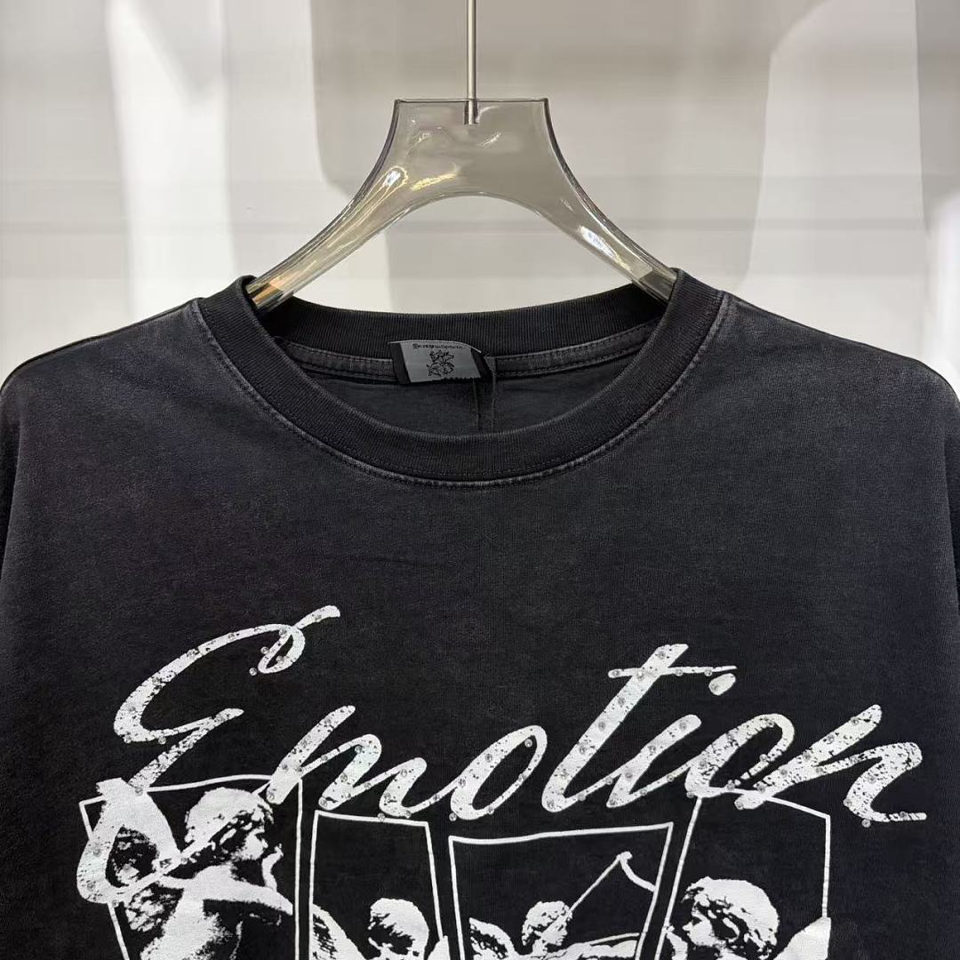 MIXED EMOTION Script Graphic Music-Inspired Long Sleeve Top